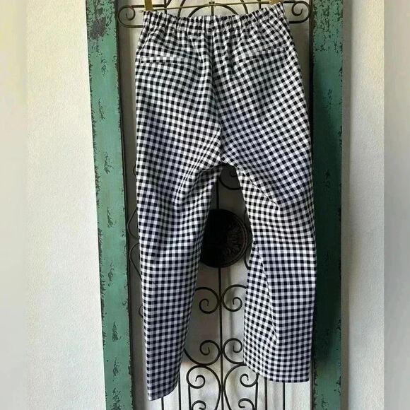 Isaac Mizrahi Buffalo Plaid Black & White Pull on Pant. Size 12P - Picture 7 of 7